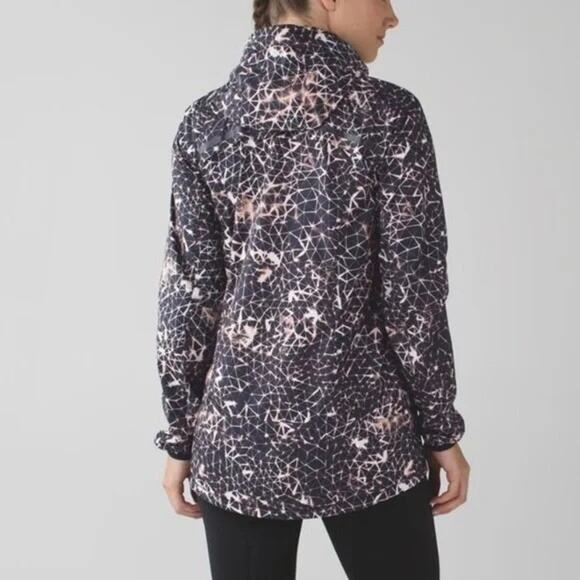 Lululemon Miss Misty II Wind & Water Resistant Jacket Size 6 - Picture 3 of 16